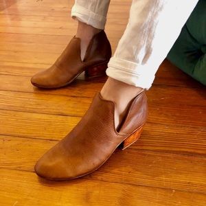 Leather Tierra Vaquera Heeled Ankle Booties, Teysha Handmade In Guatemala